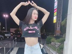 asiantsbea-hot - shemale with black hair webcam at xLoveCam