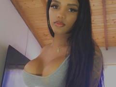 AtheneaHot - shemale webcam at xLoveCam