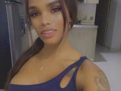 AtheneaHot - shemale webcam at xLoveCam