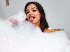 LauuHentai from xLoveCam