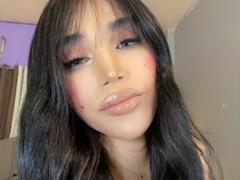 AthisaCumm - shemale webcam at xLoveCam