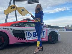 Atomblondy-hot - blond female webcam at xLoveCam