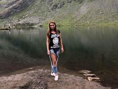 AttractiveReese - female with black hair and  big tits webcam at LiveJasmin