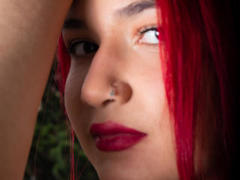 MiaHardt - female with brown hair webcam at LiveJasmin