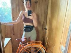 AurikaBriz - female with  small tits webcam at xLoveCam