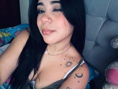 AuroraDiMarco - female with black hair webcam at xLoveCam