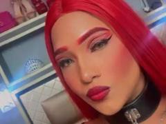 AuroraRossx - shemale with brown hair and  big tits webcam at xLoveCam