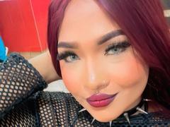 AuroraRossx - shemale with brown hair and  big tits webcam at xLoveCam
