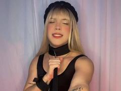 AustinCole - shemale with brown hair and  big tits webcam at xLoveCam