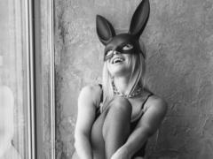NancyLaVida - blond female webcam at xLoveCam