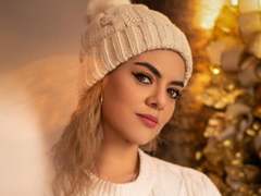 AvaMiaa - female with brown hair webcam at LiveJasmin