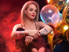 AvaMiaa - female with brown hair webcam at LiveJasmin