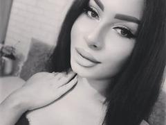 CarynneTaylor - female with black hair and  big tits webcam at LiveJasmin