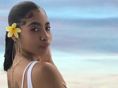 AvaRouge - female with brown hair webcam at xLoveCam