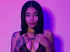 AvaRouge - female with brown hair webcam at xLoveCam
