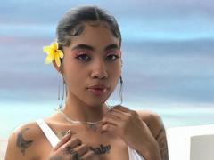 AvaRouge - female with brown hair webcam at xLoveCam