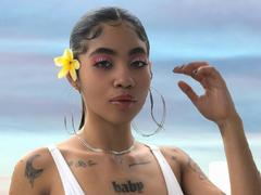 AvaRouge - female with brown hair webcam at xLoveCam