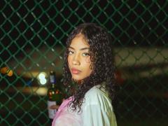 AvaRouge - female with brown hair webcam at xLoveCam