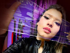 AvaLusty - female with black hair webcam at ImLive