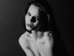 AdelHeide from xLoveCam