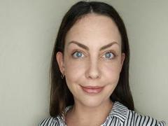 Avi-Montana - female with brown hair webcam at xLoveCam