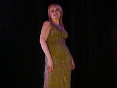 AvrilMellow - blond female webcam at xLoveCam
