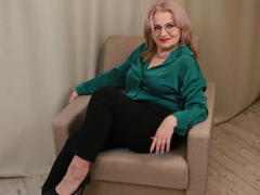 AvrilMellow - blond female webcam at xLoveCam