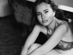 AvroraSnowww - blond female with  small tits webcam at ImLive