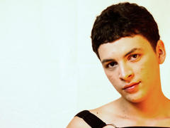 AxelLaciel - shemale with black hair webcam at xLoveCam