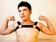 AxelLaciel - shemale with black hair webcam at xLoveCam