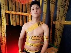 AxelSavage - male webcam at xLoveCam