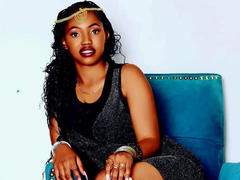 Ayrah-hot - female with black hair webcam at xLoveCam