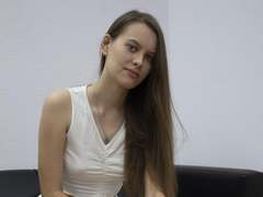 AyumiKirk - female with brown hair webcam at xLoveCam