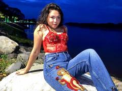 AzumiCutiPie - female with brown hair webcam at xLoveCam