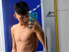 BabeBluexy from xLoveCam