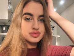 BabeCandy69 from xLoveCam