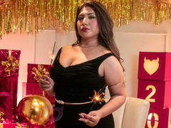 BabeCloe - female with black hair and  big tits webcam at xLoveCam