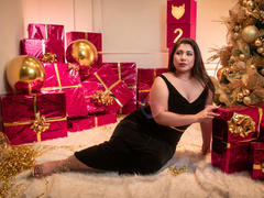 BabeCloe - female with black hair and  big tits webcam at xLoveCam