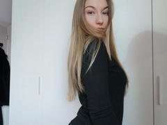 BadBlondie-hot - blond female webcam at xLoveCam