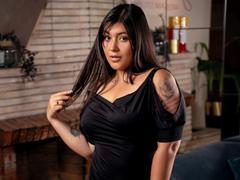 BaeGrimm - female with brown hair webcam at xLoveCam