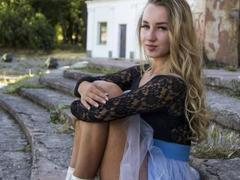 Gadiva - blond female with  small tits webcam at xLoveCam
