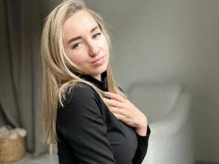 Gadiva - blond female with  small tits webcam at xLoveCam