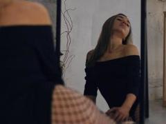 Gadiva - blond female with  small tits webcam at xLoveCam
