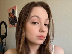 BaoRoebke - female with brown hair webcam at xLoveCam