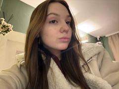 BaoRoebke - female with brown hair webcam at xLoveCam