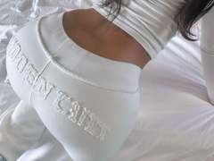 BarbaraG - female with brown hair webcam at xLoveCam