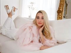 MilanaTiler - blond female webcam at LiveJasmin