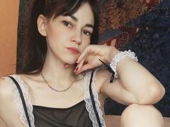 Barbariana - female with brown hair webcam at xLoveCam