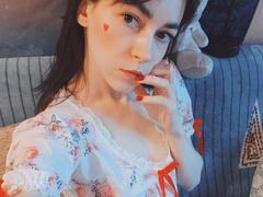 Barbariana - female with brown hair webcam at xLoveCam