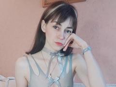 Barbariana - female with brown hair webcam at xLoveCam